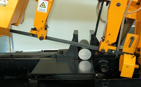 资源数控带锯床自动送料精度会出现偏差吗？